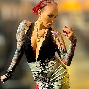 Meet your Posher, Rae irene